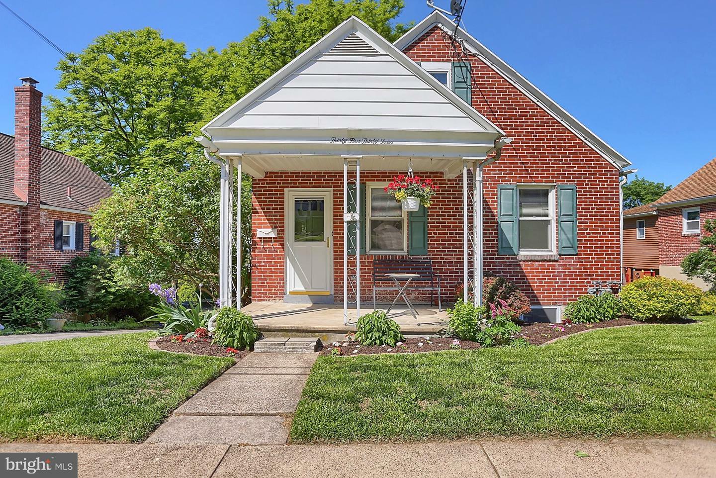 Property Photo:  3534 Oak Street  PA 19605 