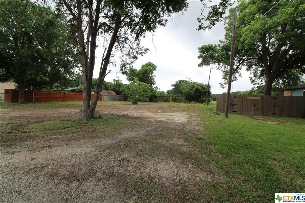 Property Photo:  186 Caddell Lane  TX 78130 