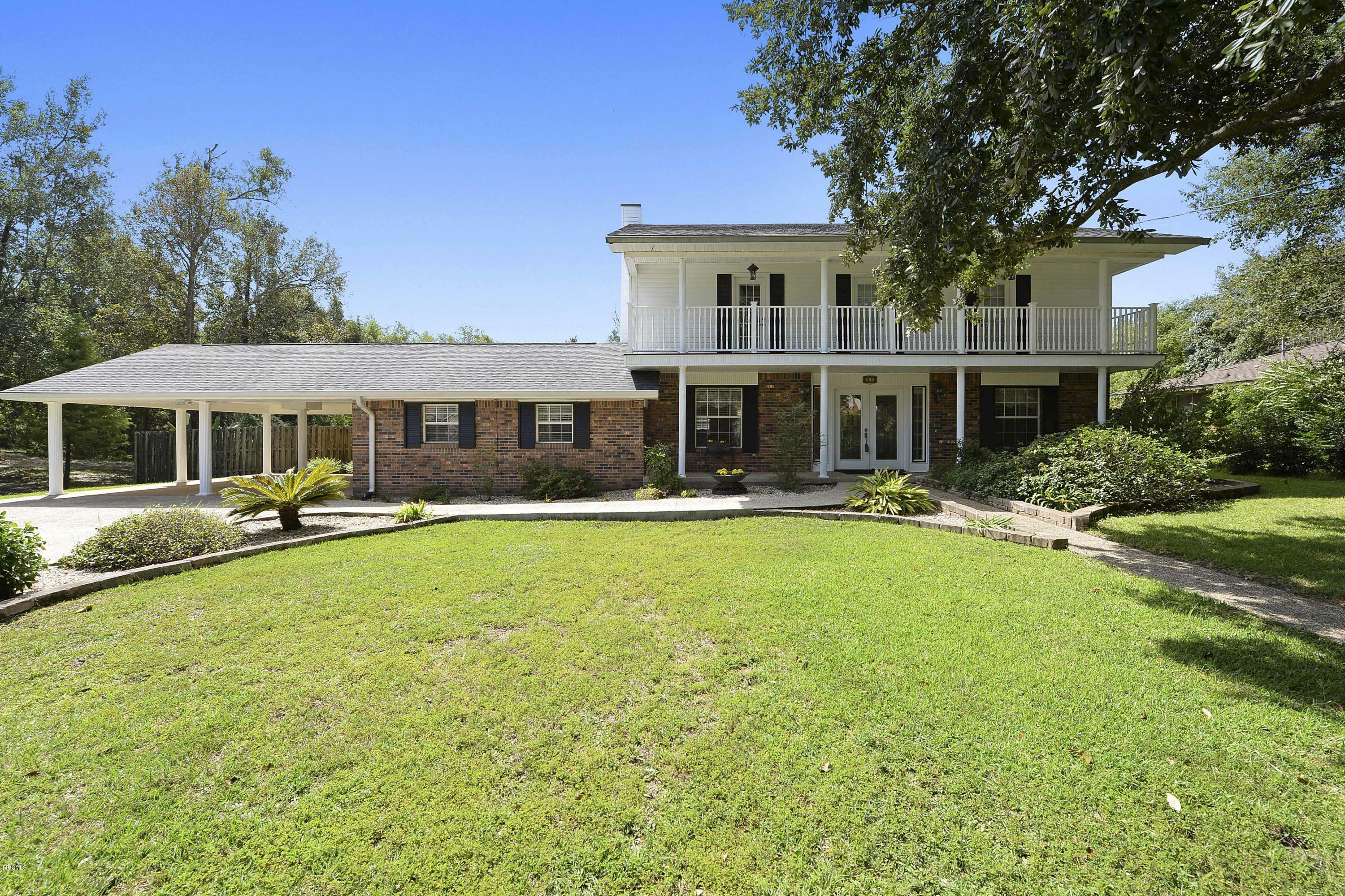 518 Sunset Drive  Bay Saint Louis MS 39520 photo