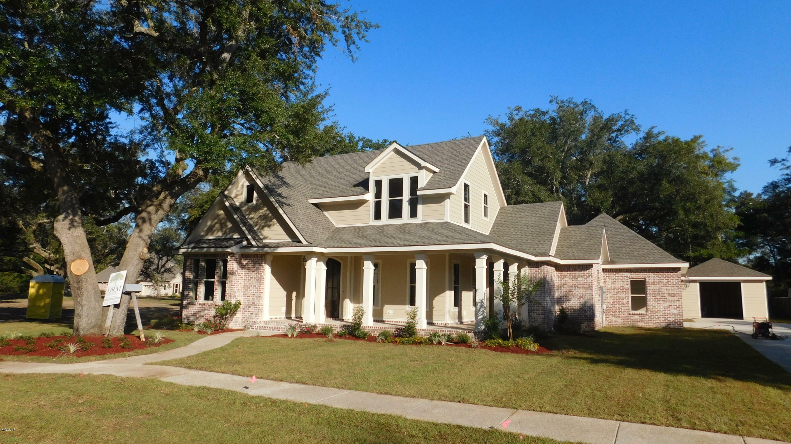 Property Photo:  3300 Oakleigh Circle  MS 39564 