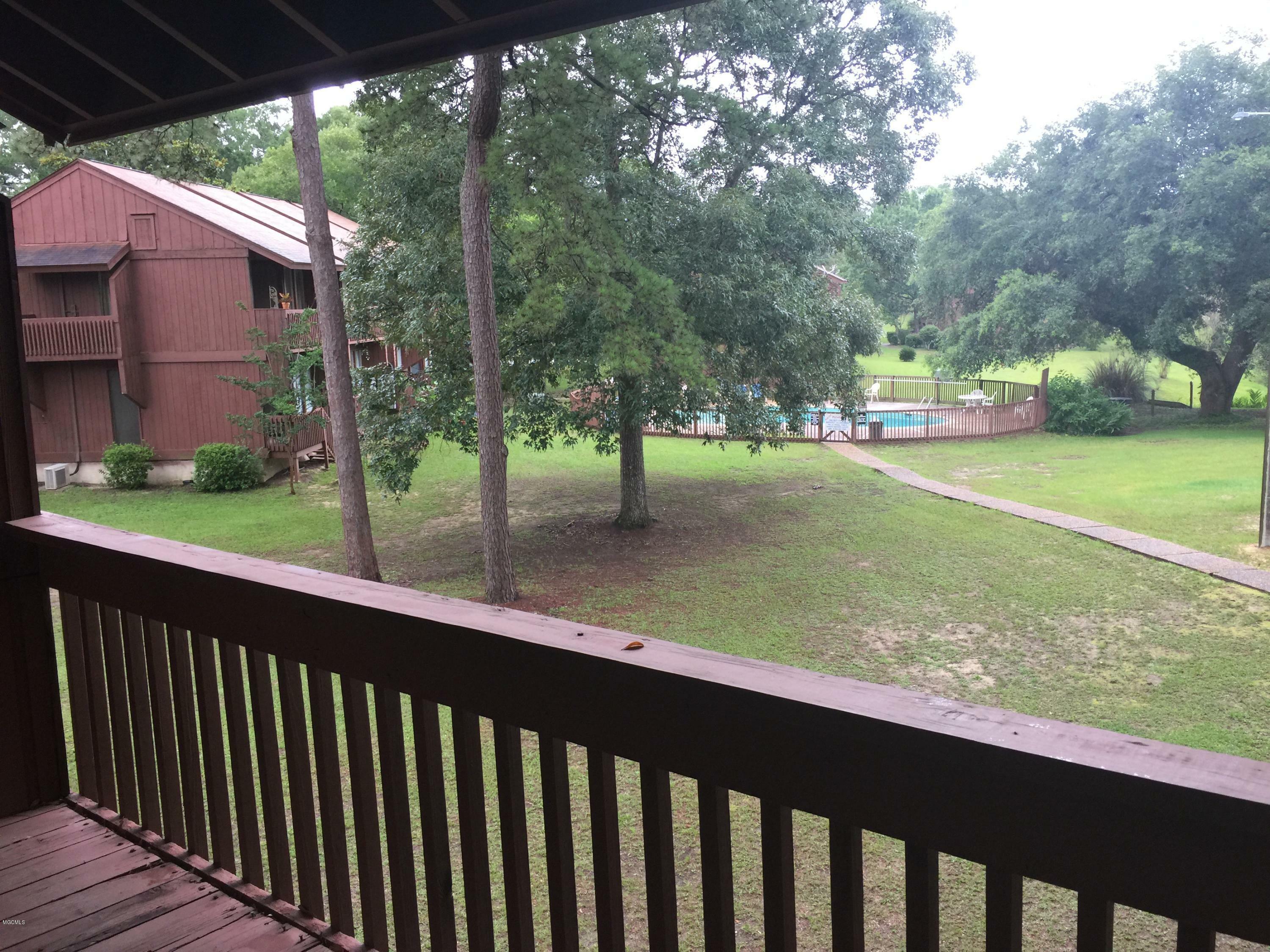 Property Photo: 225 Lakeside Villa MS 39525