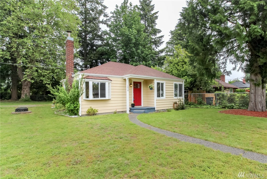 Property Photo:  1830 SW 149th St  WA 98166 