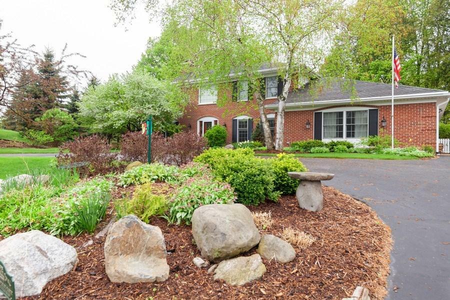 Property Photo:  751 Nantucket Ct  WI 53024 