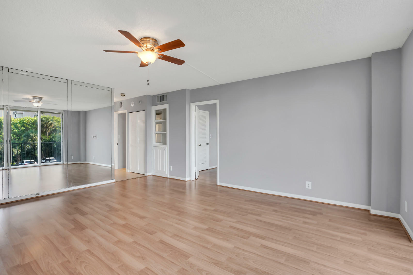Property Photo: 2121 N Ocean Boulevard 203W FL 33431