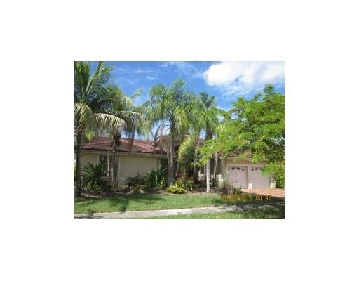 Property Photo: 1102 NW 180th Av FL 33029