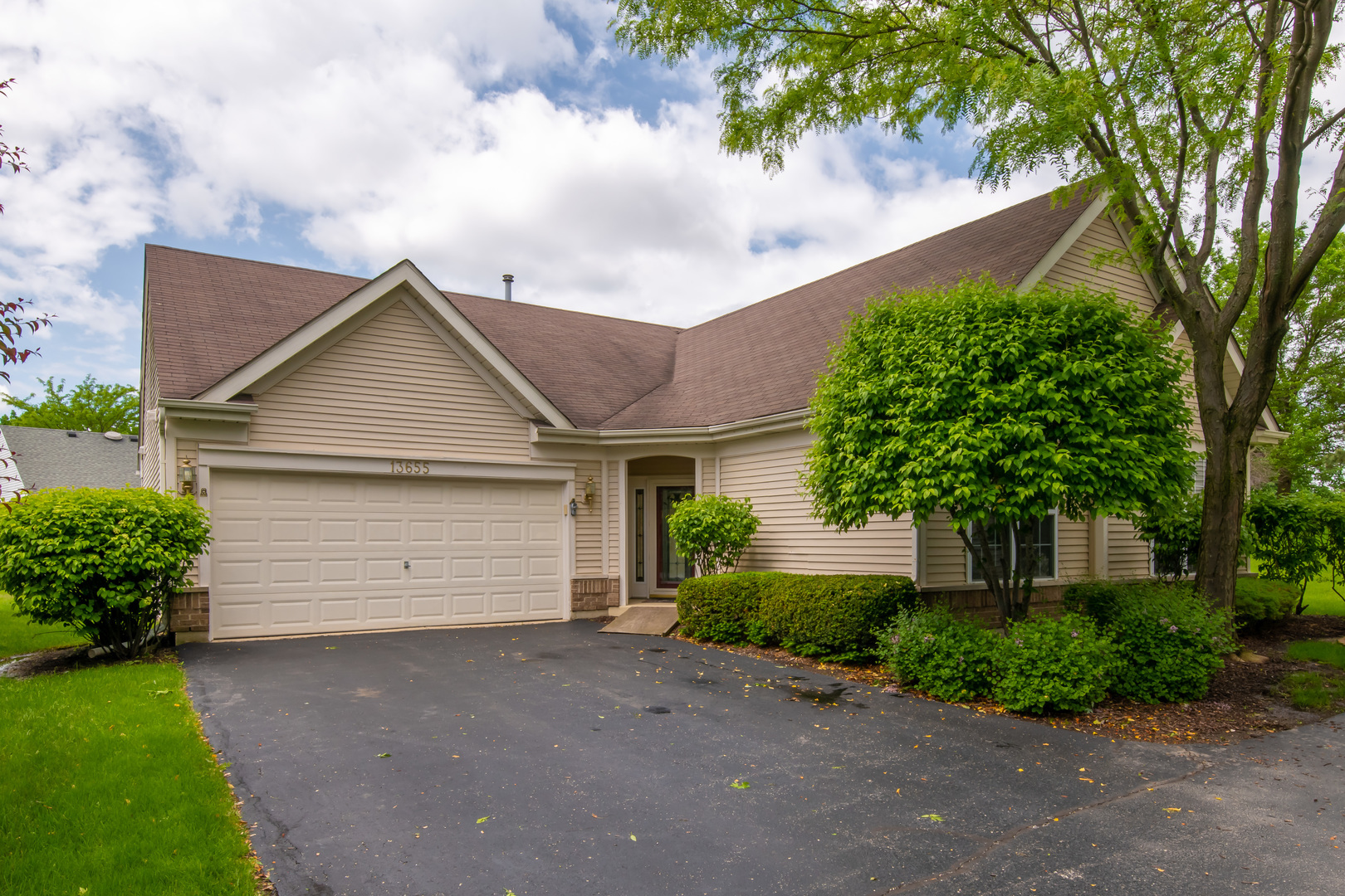 Property Photo:  13655 South Redbud Drive  IL 60544 