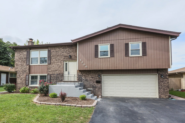 Property Photo:  1206 North Keebie Court  IL 60101 