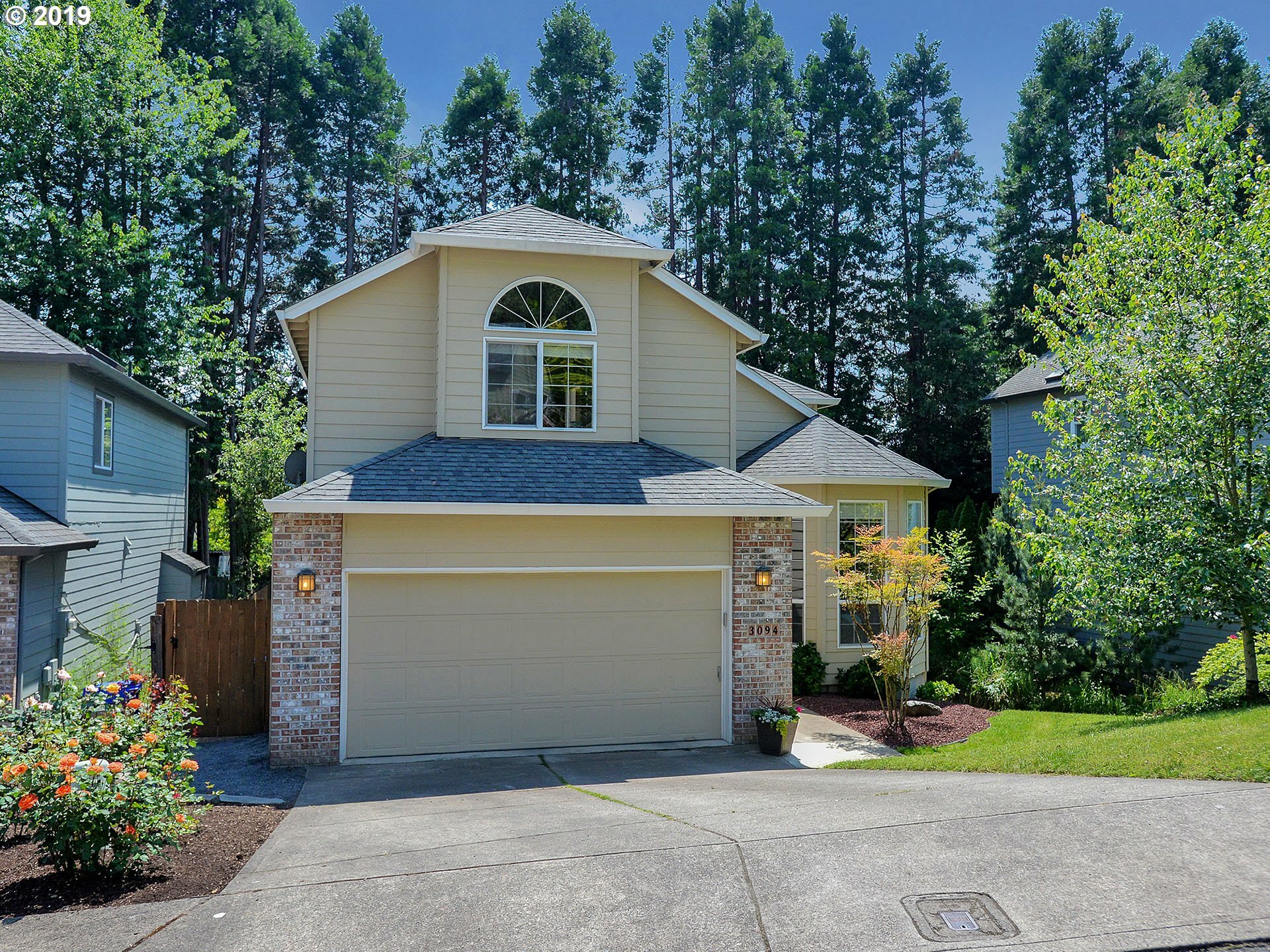 Property Photo:  3094 SW 84th Pl  OR 97225 