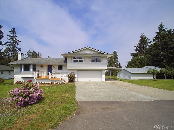 Property Photo: 1011 E Grant Ave WA 98362