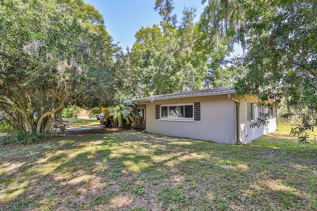 Property Photo:  910 Linwood Terrace  FL 33549 