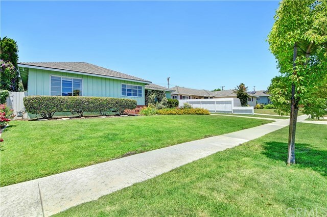 Property Photo:  1025 Oakdale Avenue  CA 92831 