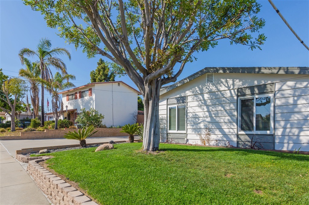 Property Photo:  1533 Melrose Ave  CA 91911 