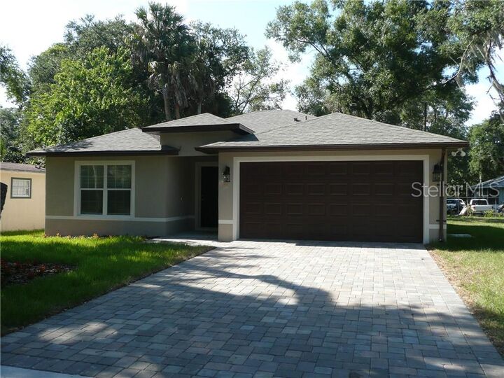 Property Photo:  1406 E 20th Street E  FL 32771 