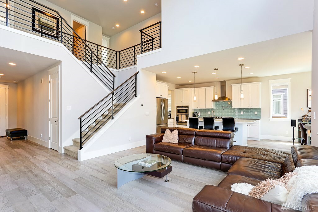 Property Photo: 309 Graham Ave SE WA 98059