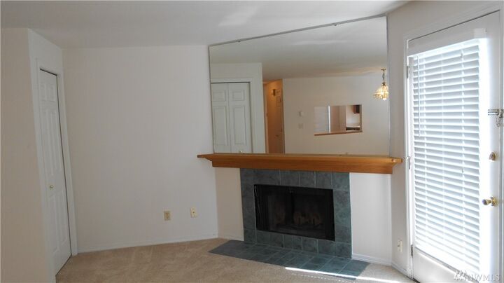 Property Photo: 813 S 310th Place WA 98003