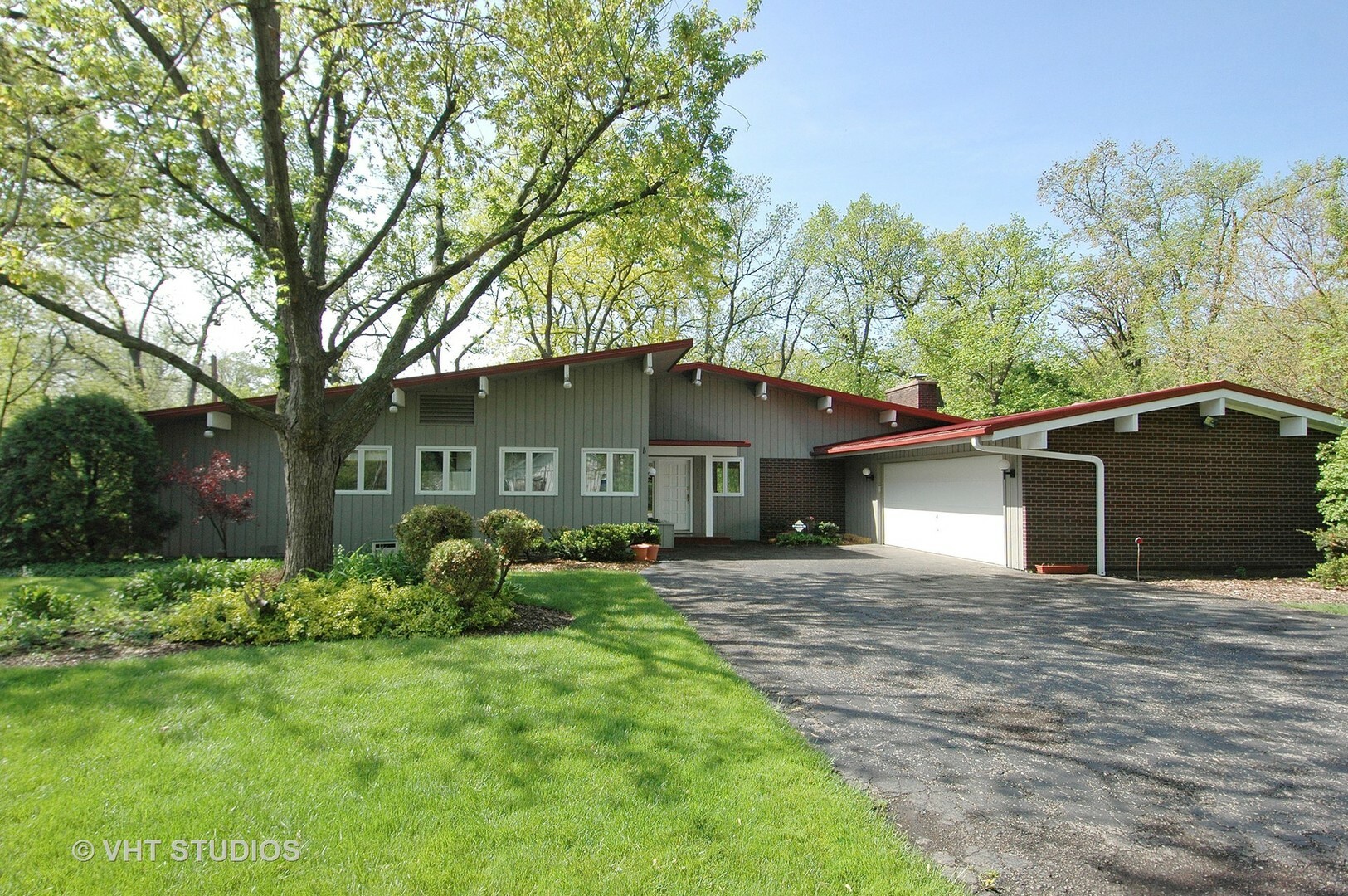 Property Photo: 5200 Grove Road IL 60067