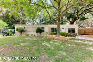 Property Photo: 6113 Robbins Circle N FL 32211