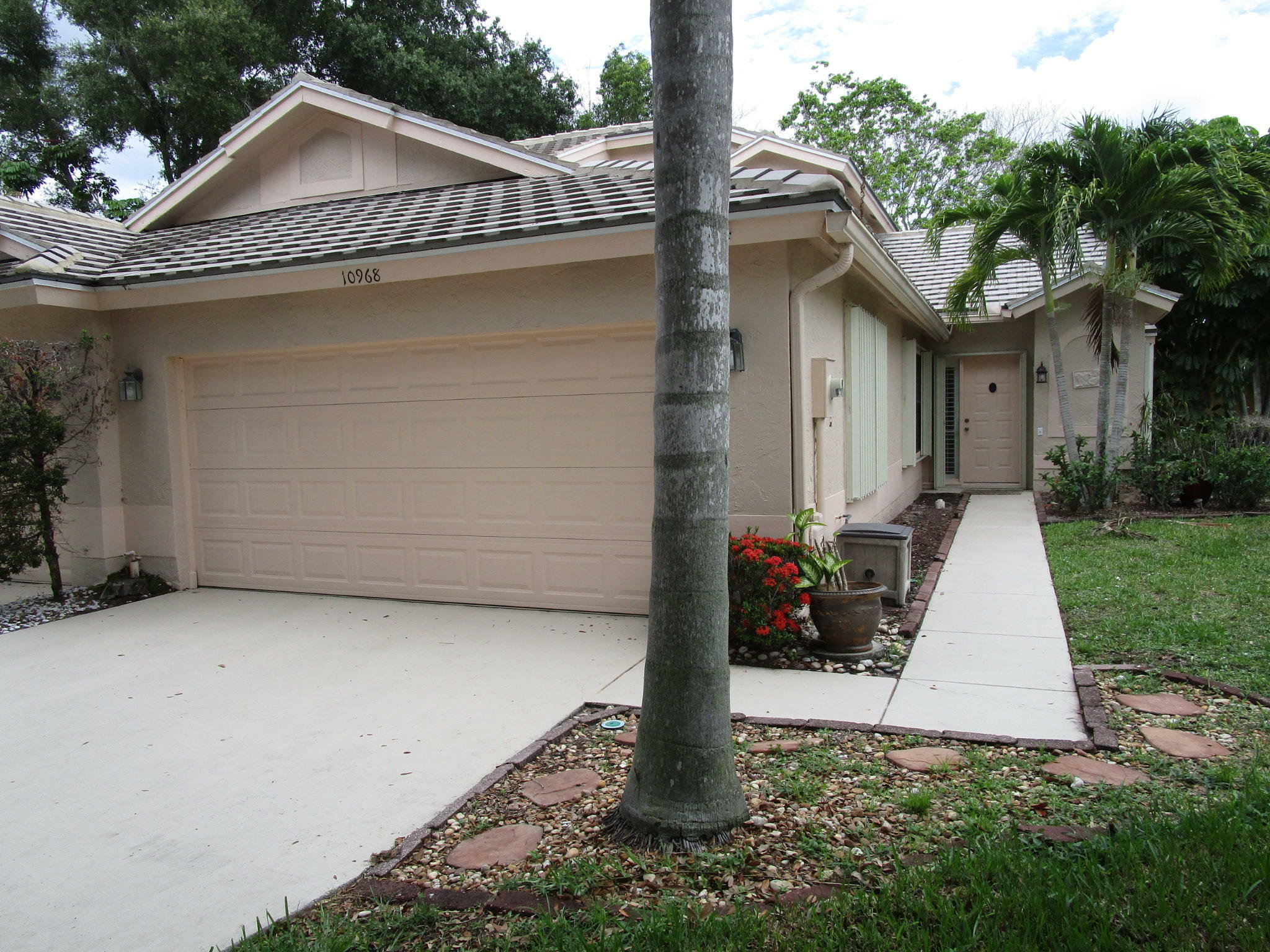 Property Photo:  10968 Stafford Circle S  FL 33436 