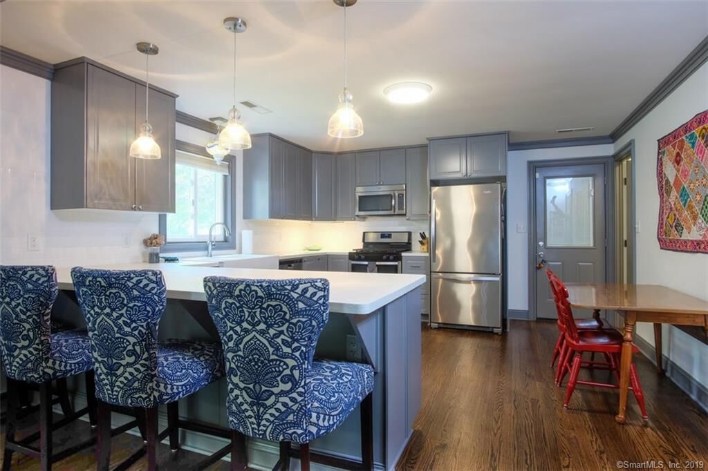 Property Photo: 25 Seneca Road CT 06515