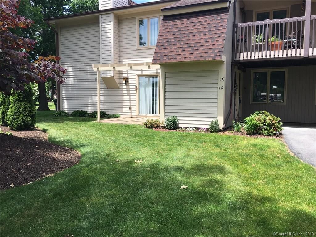 Property Photo:  14 Little Oak Lane 14  CT 06067 