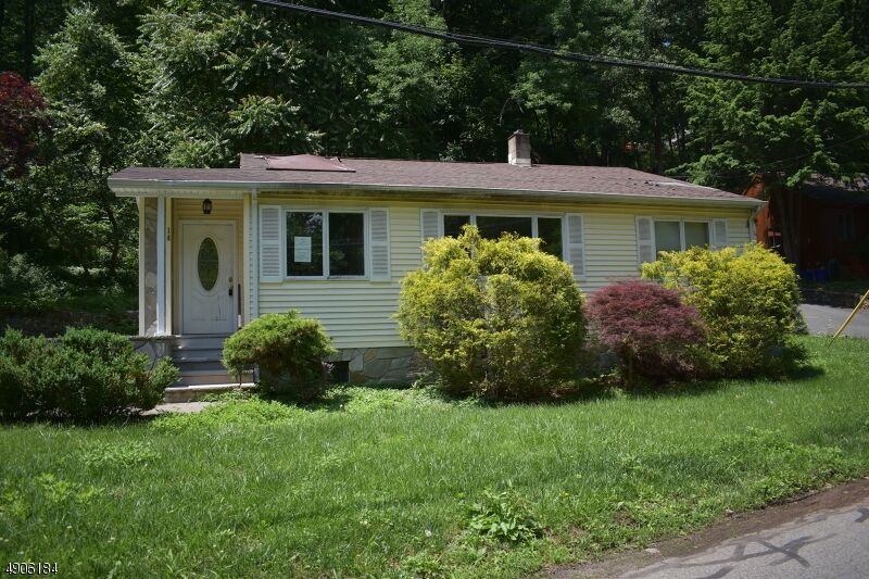 Property Photo:  16 Overlook Rd  NJ 07005 