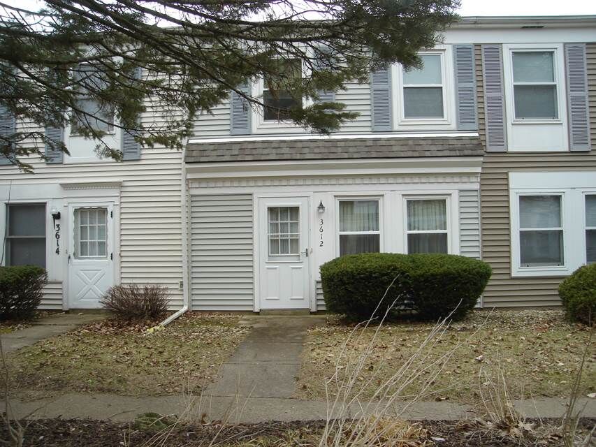 Property Photo: 3612 N Sandia IL 61604