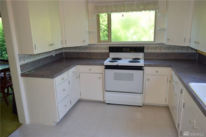 Property Photo: 619 Spruce St WA 98550