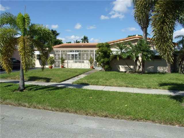 Property Photo: 575 NE 178 St FL 33162