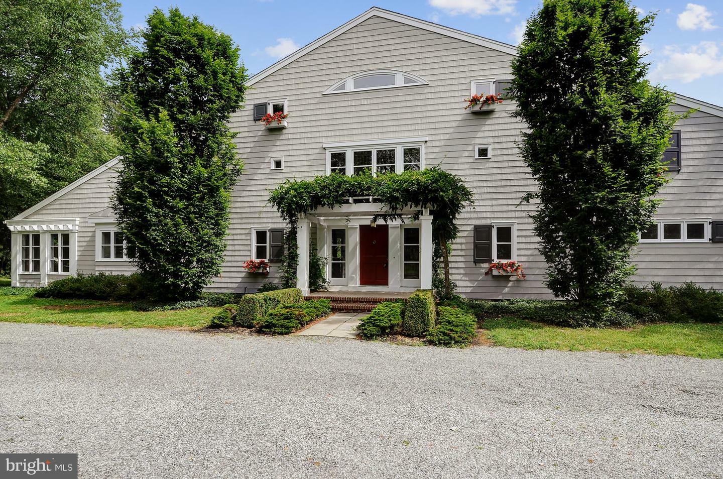 Property Photo:  6 N Woods Drive  NJ 08534 