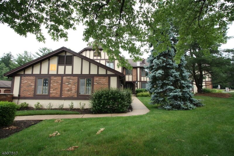 Property Photo:  6 Avon Ct G  NJ 07928 