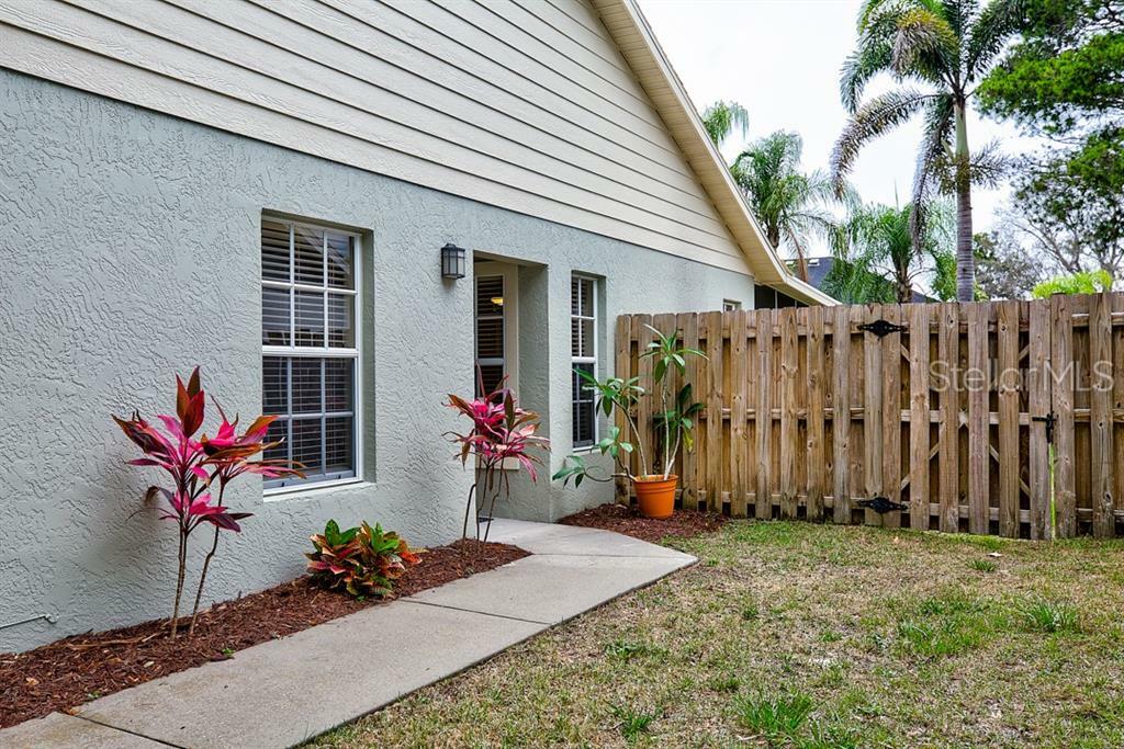 Property Photo:  7816 Geneva Lane  FL 34243 