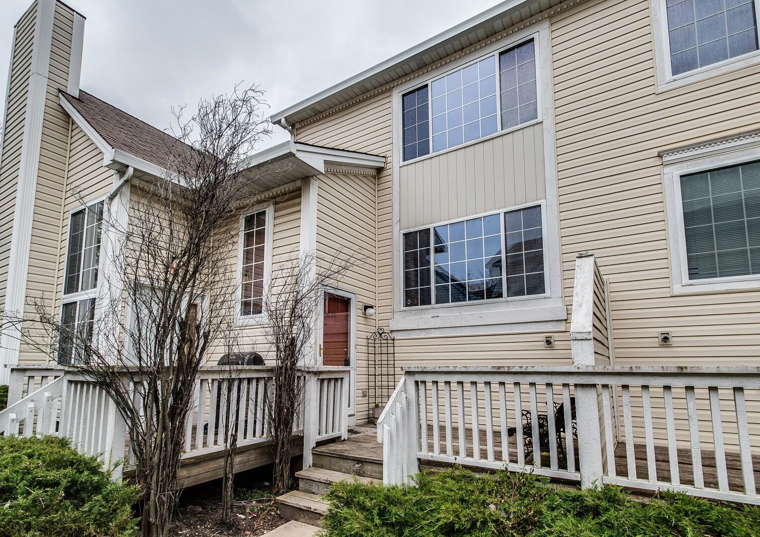 Property Photo:  1639 Liberty Street  IL 60133 