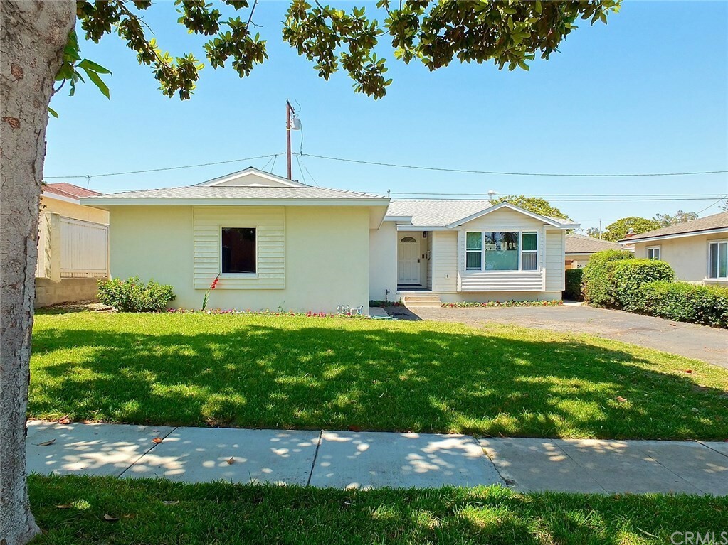 Property Photo: 2715 Ralston Lane CA 90278