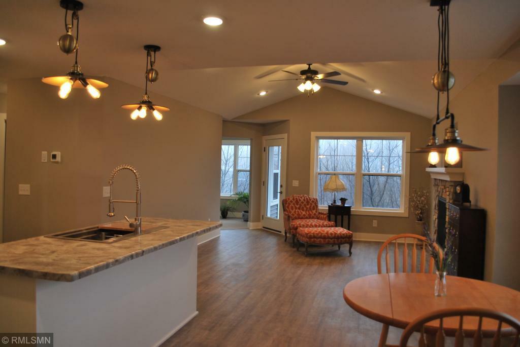 Property Photo:  1009 Sunrise Circle  MN 55325 