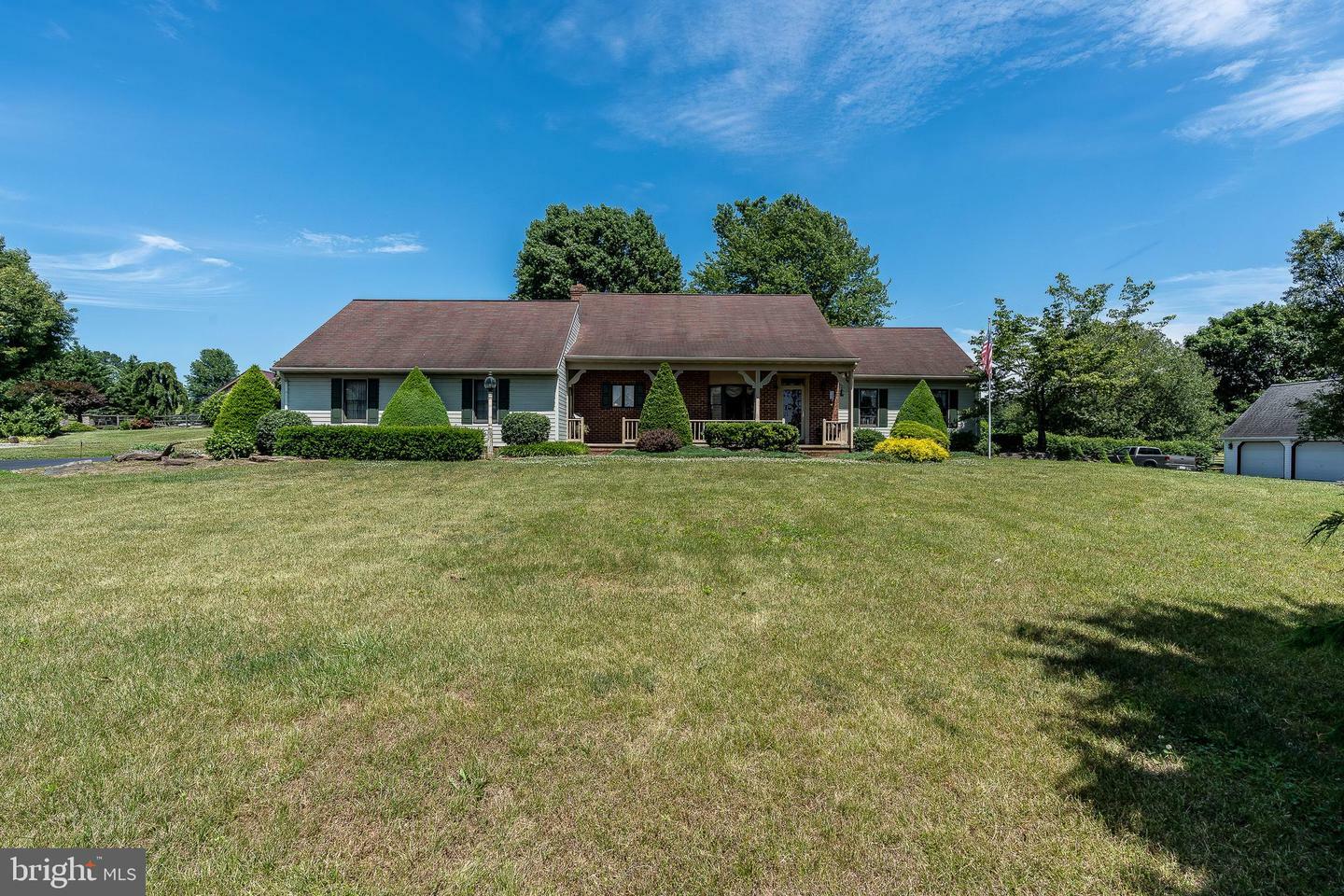 Property Photo:  13 Church Road  PA 17603 