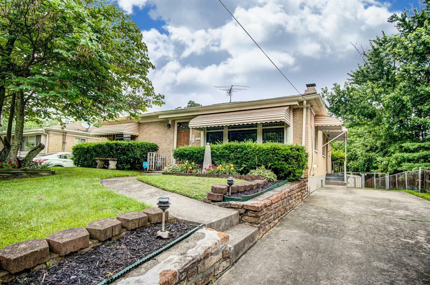 Property Photo: 512 Claymore Terrace OH 45238