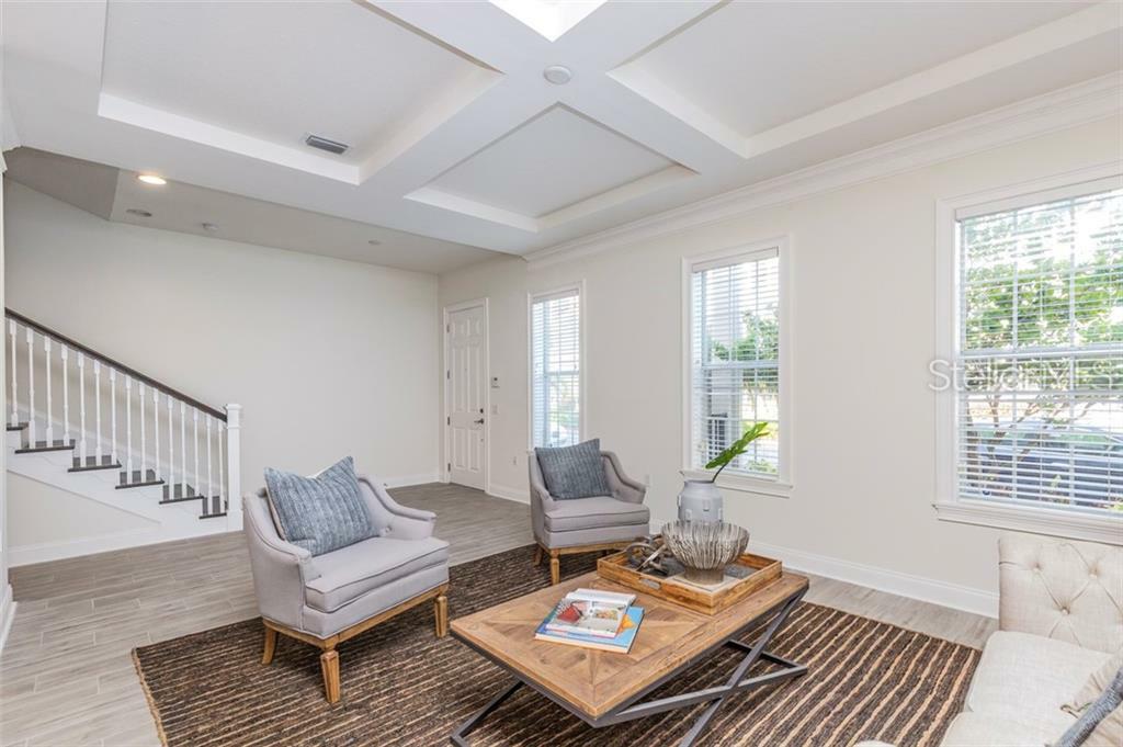 Property Photo: 150 Commonwealth Court N FL 33716