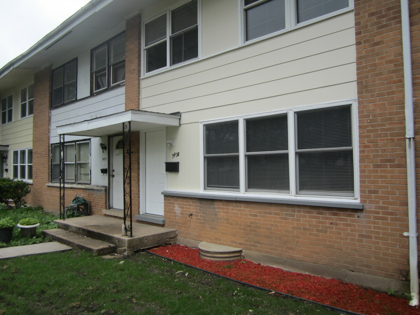 Property Photo:  547 Lynn Court A  IL 60139 