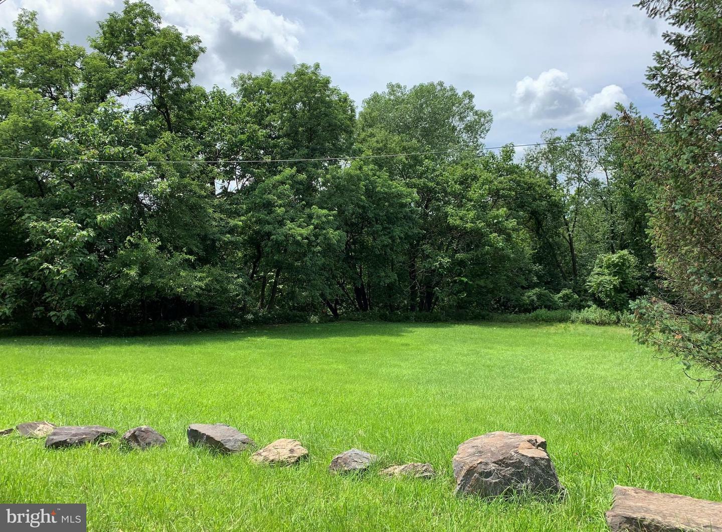 Property Photo: 739 W Brookhaven Road PA 19086