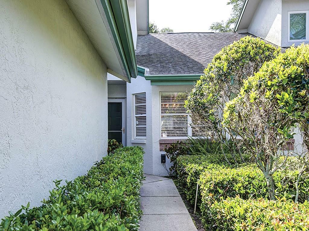 Property Photo:  200 Woodridge Circle  FL 34677 