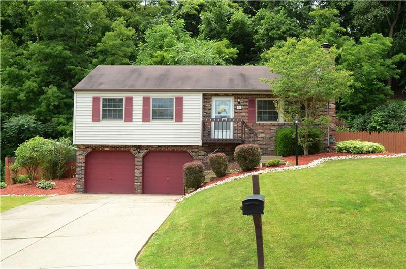 Property Photo: 14 Fawnvue Drive PA 15136