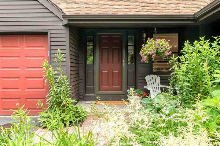 Property Photo:  57 Stacey Circle  NH 03087 