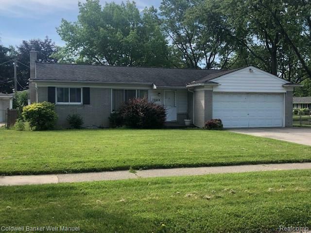 Property Photo: 39464 Edgevale Drive MI 48313