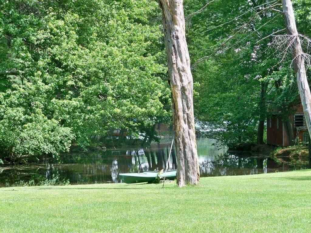 Property Photo:  21 Grove Avenue  NH 03079 