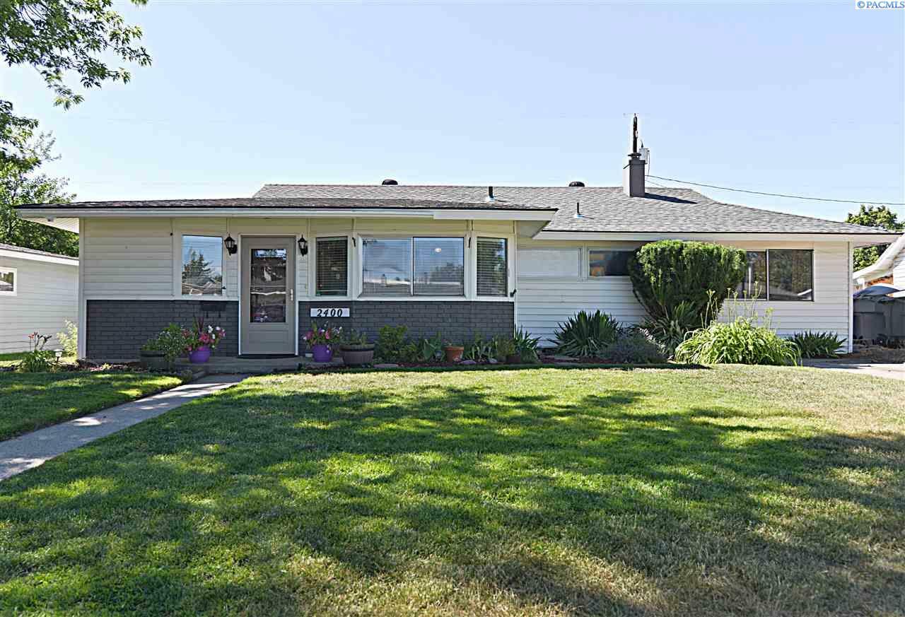 Property Photo:  2400 Concord St  WA 99352-4020 