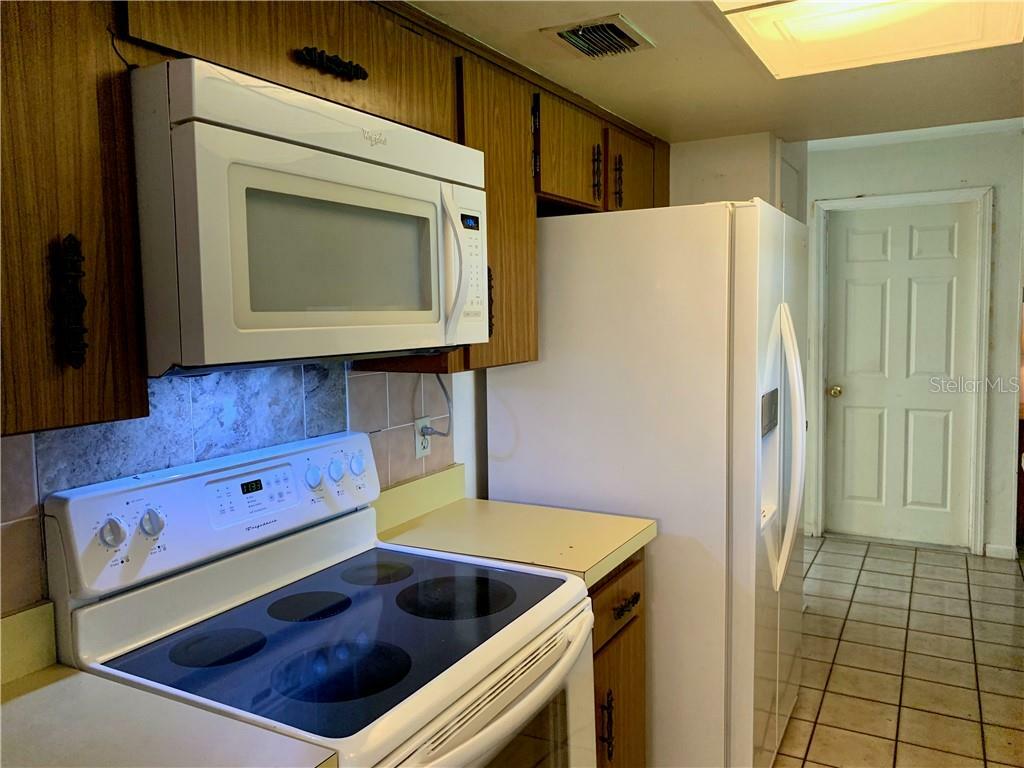 Property Photo:  313 Hormigas Street  FL 34761 