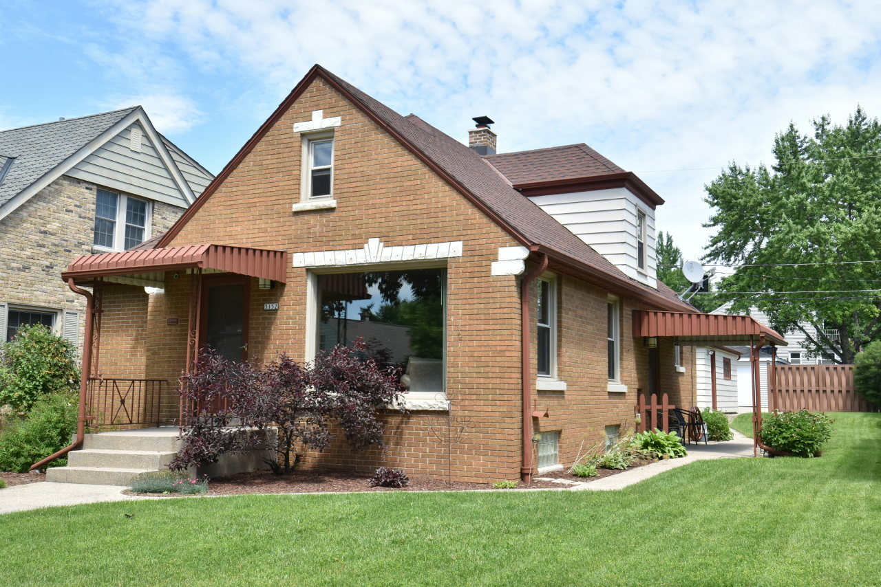 Property Photo:  3152 S 29th St  WI 53215 