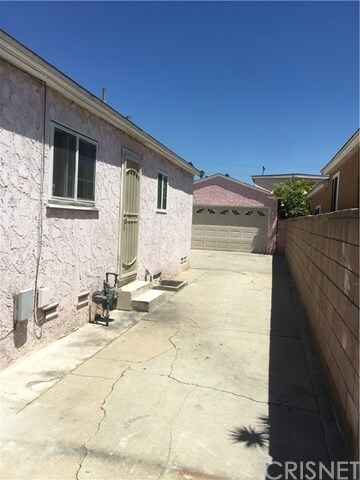 Property Photo:  4153 W 106th Street  CA 90304 