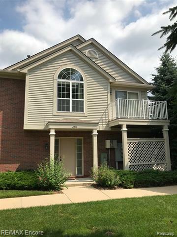 Property Photo:  4211 Chesapeake Circle  MI 48390 