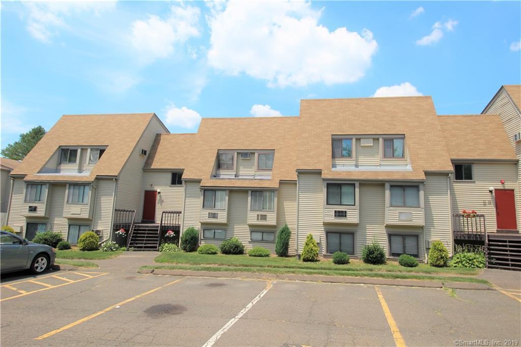 Property Photo: 63 Hampshire Court 63 CT 06450